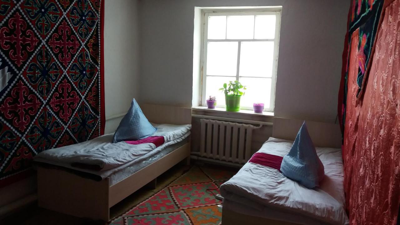 Happy Hostel In Kochkor Dış mekan fotoğraf
