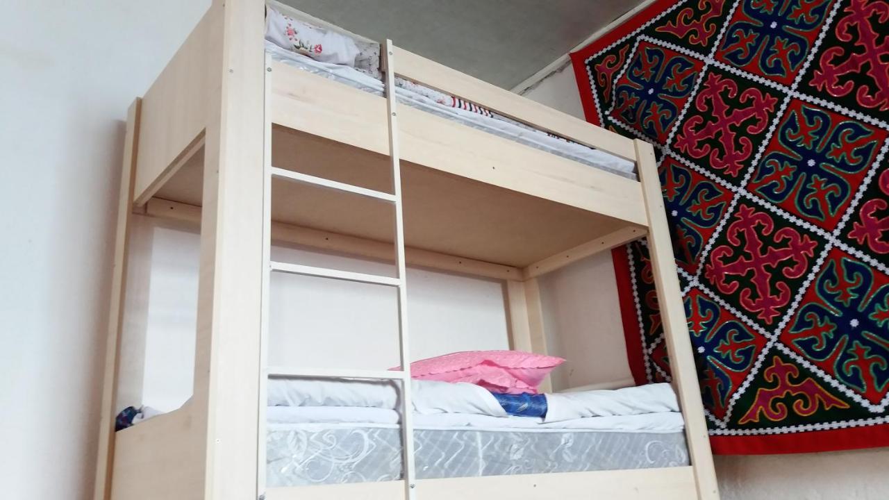 Happy Hostel In Kochkor Dış mekan fotoğraf