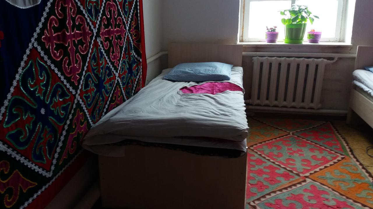 Happy Hostel In Kochkor Dış mekan fotoğraf