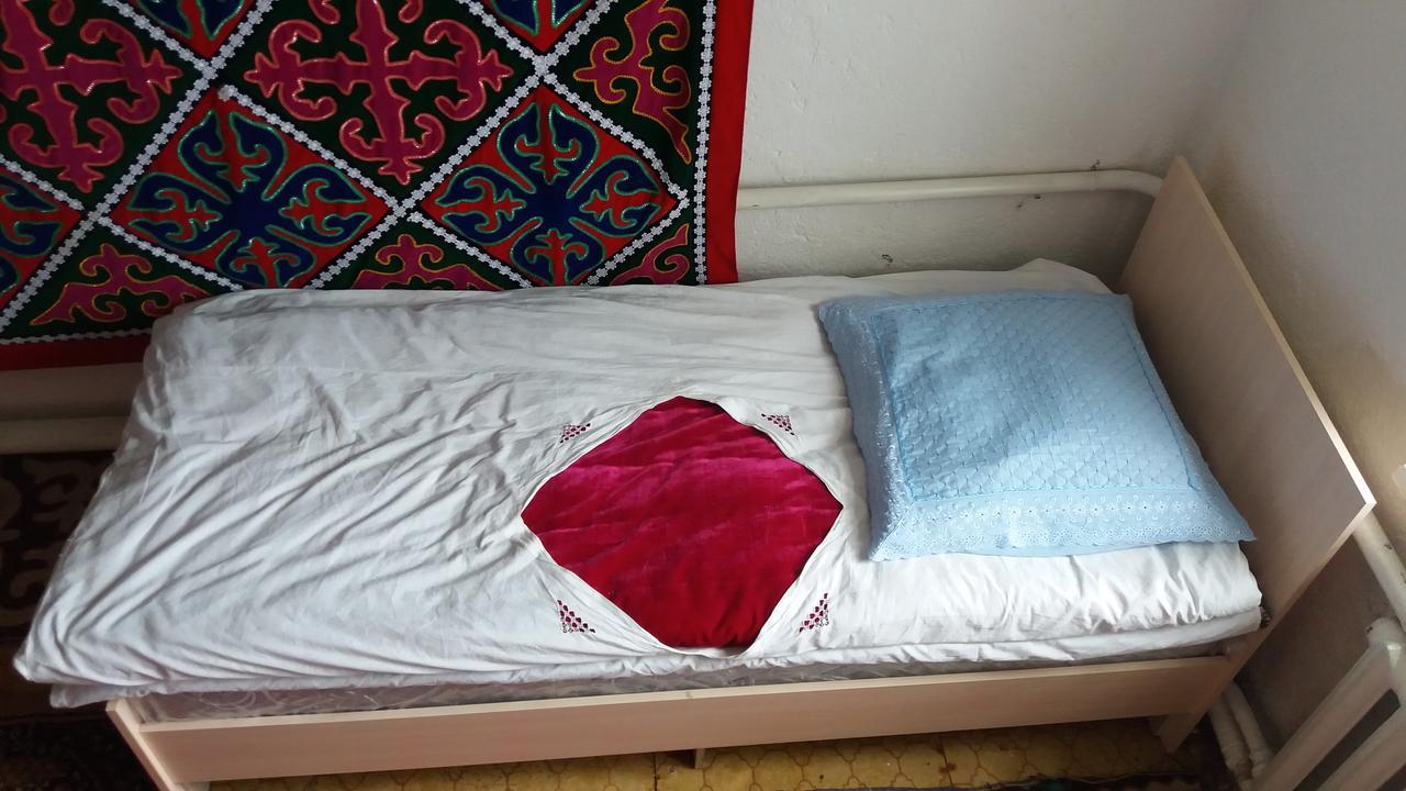 Happy Hostel In Kochkor Dış mekan fotoğraf