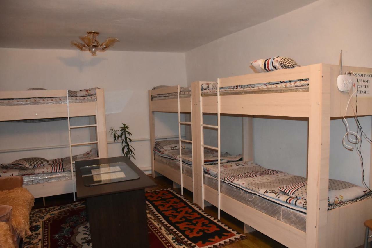 Happy Hostel In Kochkor Dış mekan fotoğraf