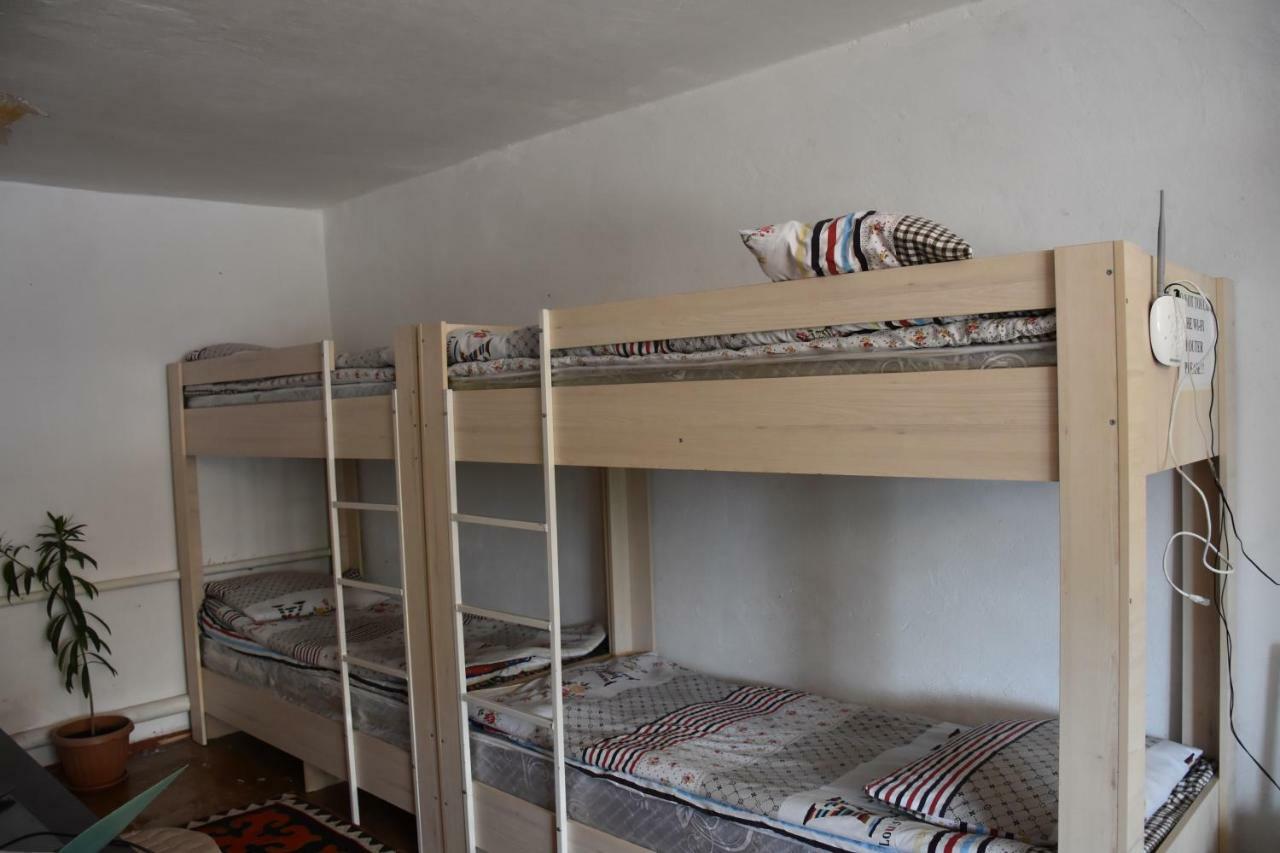 Happy Hostel In Kochkor Dış mekan fotoğraf